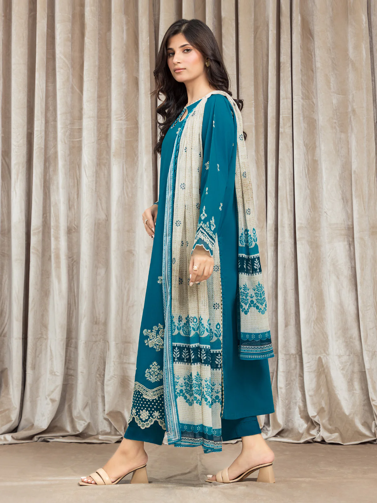 Unstitched Embroidered Cambric Suit - EWU24V2-30064-3P - Image 2