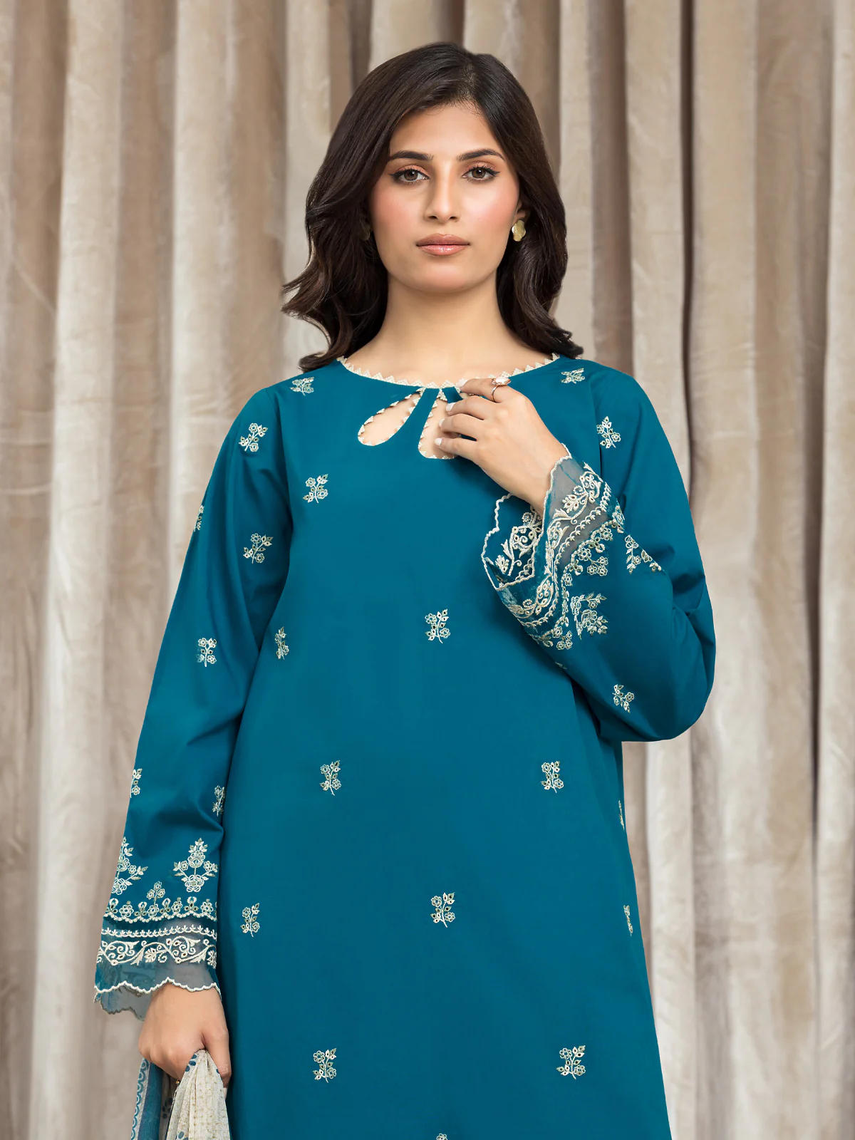 Unstitched Embroidered Cambric Suit - EWU24V2-30064-3P - Image 4